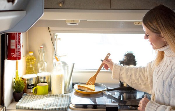 Can I Run My Rv Refrigerator on Propane While Driving