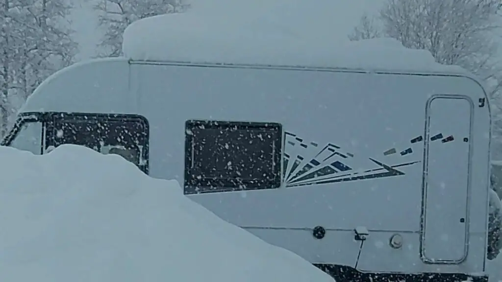 How Much Snow Can an RV Roof Hold
